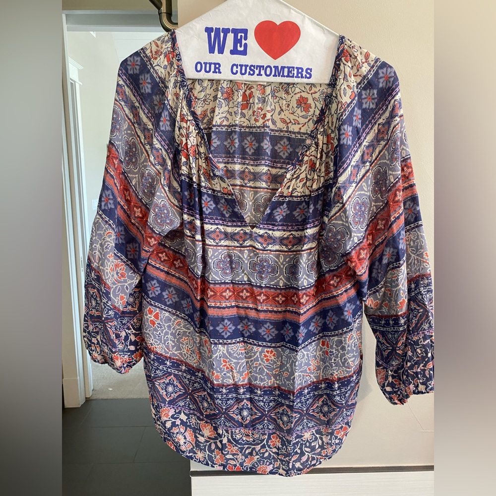 Lightweight bohemian style top